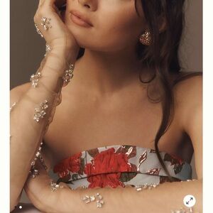 Elegant Pearl Embellished Sheer Gloves